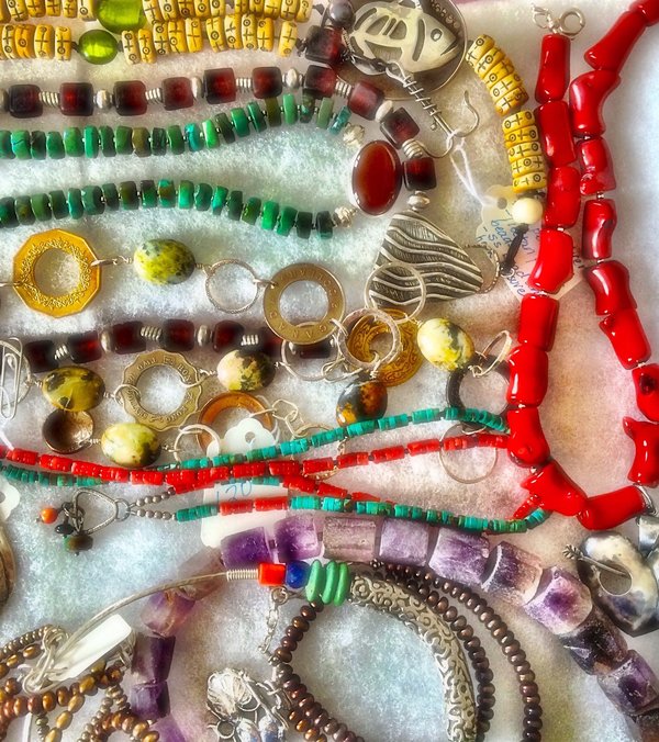 Comment créer des bijoux personnalisés en résine époxy pour un style unique ?